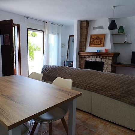 A H Rentals Villa Carolina Вінарос Екстер'єр фото
